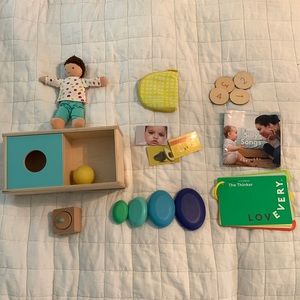 LOVEVERY Playkit, 11-12 months, “The Thinker”, pre-owned, items pictured only